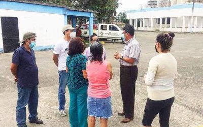 EL GERENTE GENERAL DE LA EPMAPAQ ATIENDE PERSONALMENTE SOLICITUD DE MORADORES DE LA CALLE 12 DE OCTUBRE