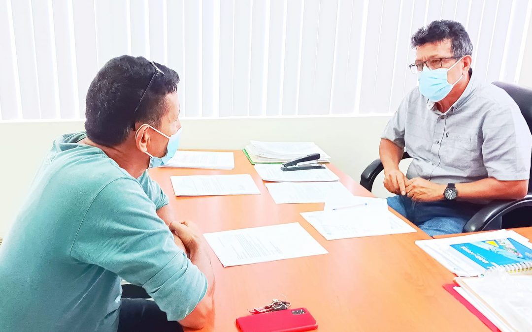 PERIODISTA DE RVT SATELITAL VISITA AL GERENTE DE LA EPMAPAQ