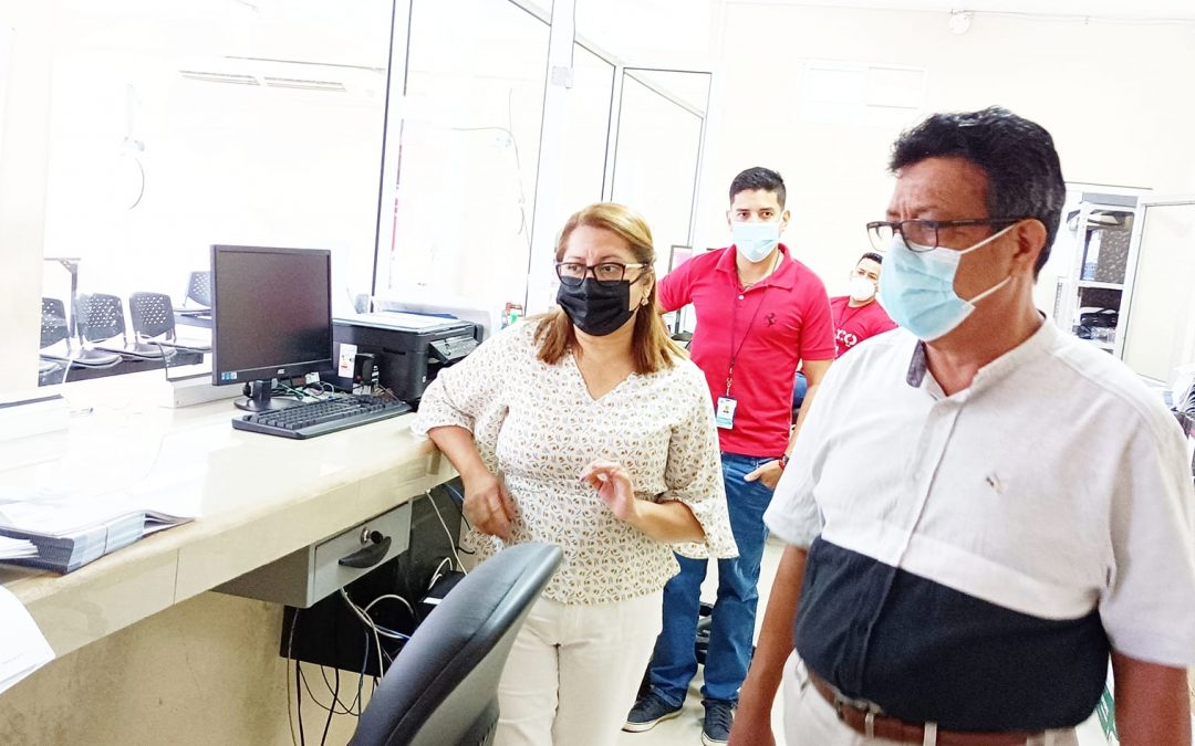 GERENTE GENERAL DE LA EPMAPAQ SUPERVISA TRABAJOS EN EL ÁREA DE VENTANILLAS .