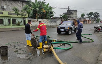 LA EPMAPAQ REALIZA MANTENIMIENTO AL SISTEMA DE ALCANTARLLADO EN LA PARROQUIA VIVA ALFARO
