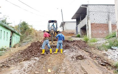 SE REPARA FUGA DE AGUA EN LA CIUDADELA MI PAIS