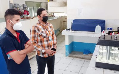 A TRAVÉS DE UN EQUIPO ESPECIAL SE DETERMINA DOSIS ÓPTIMA PARA EL TRATAMIENTO DE AGUA POTABLE EN QUEVEDO.
