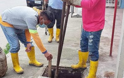 LA EPMAPAQ REALIZA MANTENIMIENTO AL SISTEMA DE ALCANTARILLADO EN QUEVEDO.