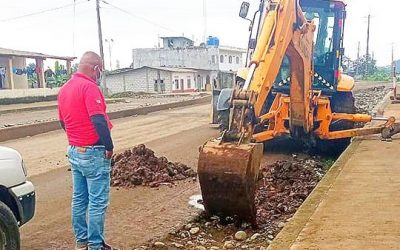 EXTENSIÓN DE REDES DE AGUA POTABLE EN DIFERENTES SECTORES DE QUEVEDO.