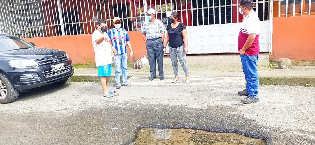 LA EPMAPAQ REPARARÁ FUGA DE AGUA EN LA SANTA ROSA