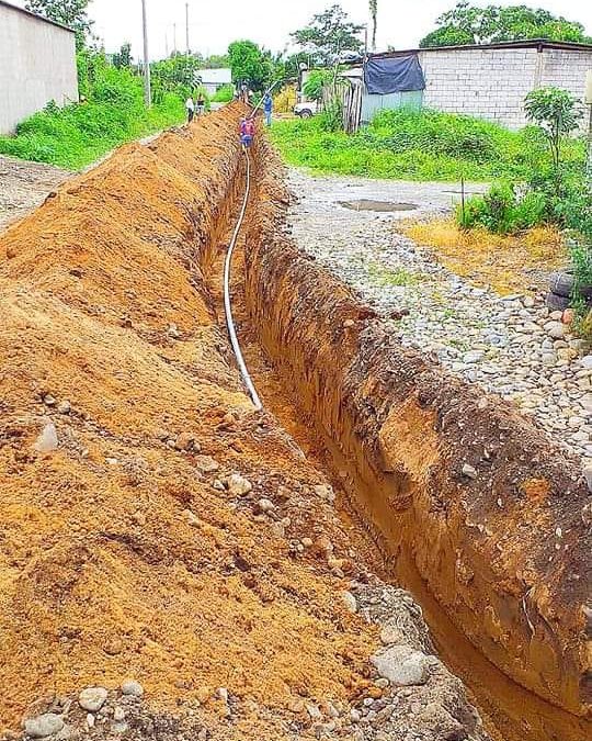 LA EPMAPAQ CONTINÚA CON EXTENSIÓN DE REDES EN LA CIMA .