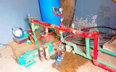 GERENTE DE LA EPMAPAQ ENTREGA TRES BOMBAS NUEVAS PARA EL SISTEMA DE AGUA POTABLE DE LA POLICÍA NACIONAL DE QUEVEDO.
