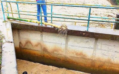 PERSONAL TÉCNICO Y OPERATIVO DE LA EPMAPAQ SE TRASLADÓ A LA ZONA DE CAPTACIÓN PARA TRABAJAR EN EL MANTENIMIENTO