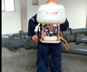 LA EPMAPAQ DESINFECTA LAS ESTACIONES DE BOMBEO DE ALCANTARILLADO SANITARIO