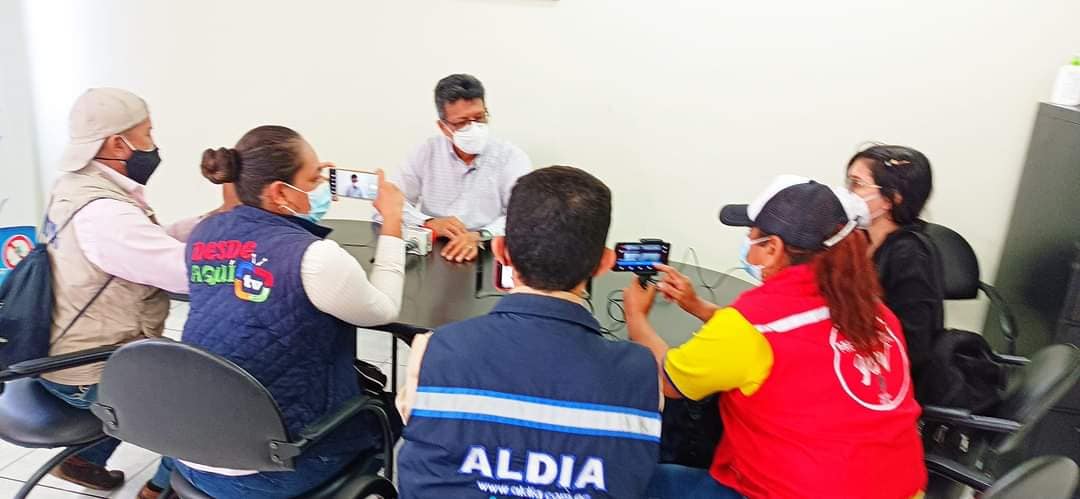 PERIODISTAS DE QUEVEDO ENTREVISTAN AL GERENTE DE LA EPMAPAQ SOBRE TEMAS DE INTERÉS CIUDADANO