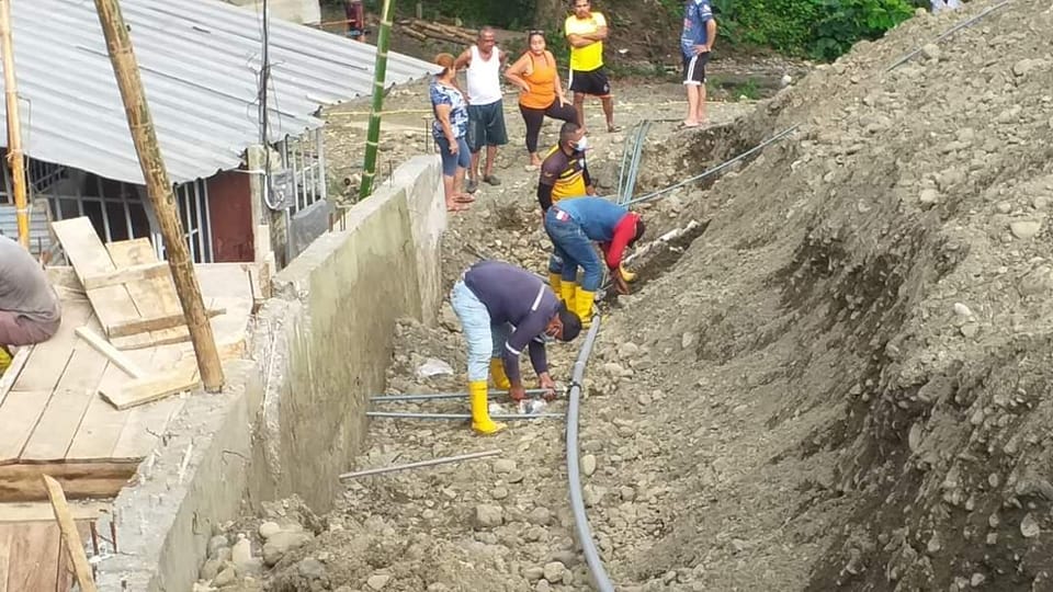 LA EPMAPAQ REALIZA EXTENSIÓN DE REDES Y GUÍAS DOMICILIARIAS EN LA PARROQUIA 24 DE MAYO .