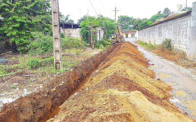 LA EPMAPAQ REALIZA EXTENSIÓN DE REDES DE AGUA EN EL SECTOR LA CIMA.