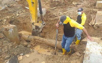 TRABAJOS DE REPARACIÓN DE TUBERÍA PRINCIPAL EN LA WALTER ANDRADE CULMINARÁN HOY .