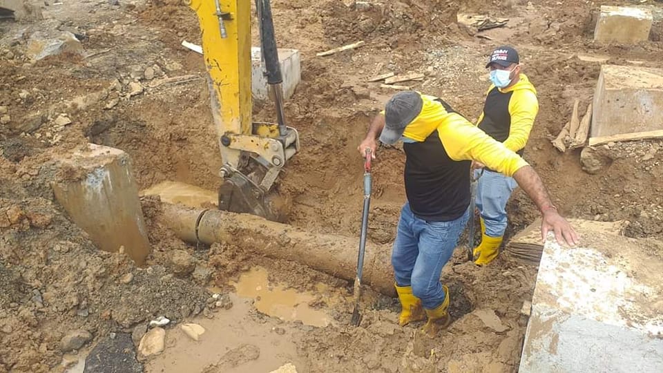 TRABAJOS DE REPARACIÓN DE TUBERÍA PRINCIPAL EN LA WALTER ANDRADE CULMINARÁN HOY .