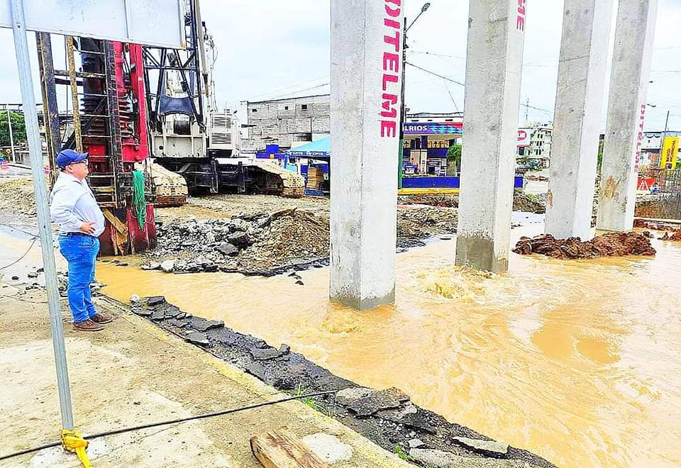 POR ROTURA DE TUBERÍA PRINCIPAL SE SUSPENDE TEMPORALMENTE EL SERVICIO DE AGUA EN LA ZONA ALTA