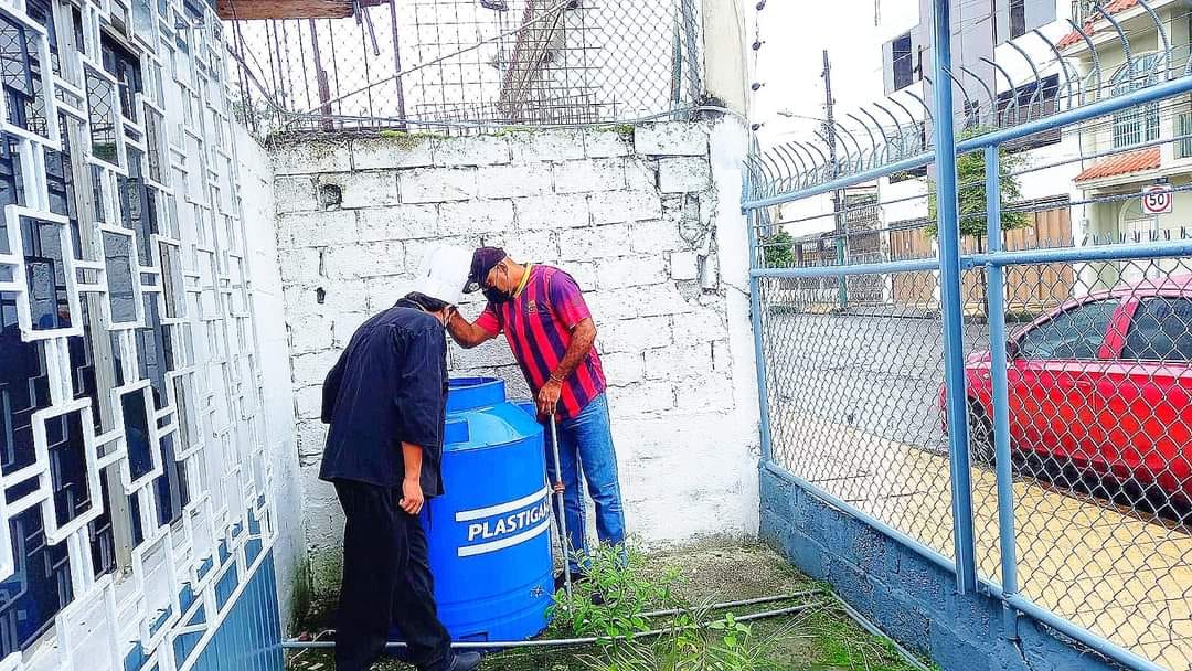 LA EPMAPAQ REALIZA CAMPAÑA DE LIMPIEZA Y MANTENIMIENTO DE GUÍAS DOMICILIARIAS EN QUEVEDO .