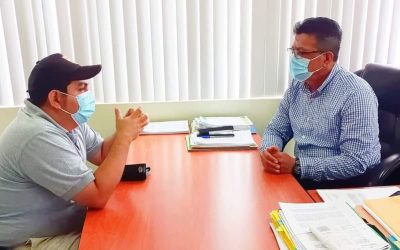 GERENTE DE LA EPMAPAQ RECIBE EN SU OFICINA AL PRESIDENTE DE LA ASO DE EMPRENDEDORES DE LA RUTA DEL RÍO
