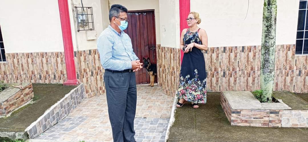 GERENTE DE LA EPMAPAQ SOCIALIZA CON MORADORES PARA EXPLICAR SOBRE LA POCA PRESIÓN DE AGUA.EN LA ZONA ALTA
