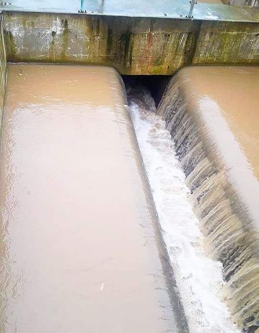 SE CIERRA TEMPORALMENTE LA ENTRADA DE AGUA DESDE LA ZONA DE CAPTACIÓN.