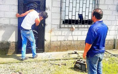 SE INSTALA PUERTA NIEVA EN LA ESTACIÓN DE BOMBEO ESPERANZA.