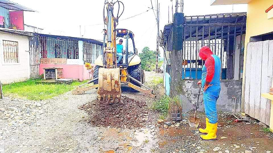 QUEDA REPARADA FUGA DE AGUA EN LA CIUDADELA MI PAIS.