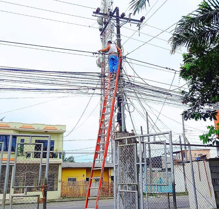 LAS ESTACIONES DE BOMBEO DE AGUA POTABLE RECIBEN MANTENIMIENTO ELECTRICO E ILUMINACIÓN.