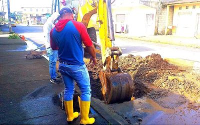 EPMAPAQ REALIZA TOMAS DE MUESTRA DE AGUA EN LAS ESTACIONES DE BOMBEO.
