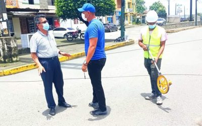 GERENTE GENERAL DE LA EPMAPAQ SOCIALIZA CON CONTRATISTA AVANCE EE LA OBRA PUENTE A DESNIVEL Y PASO DEPRIMIDO.
