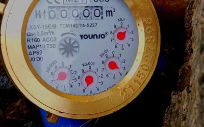 LA EPMAPAQ CONTINÚA INSTALANDO MEDIDORES DE AGUA POTABLE EN LOS PUNTOS DE MAYOR CONSUMO.