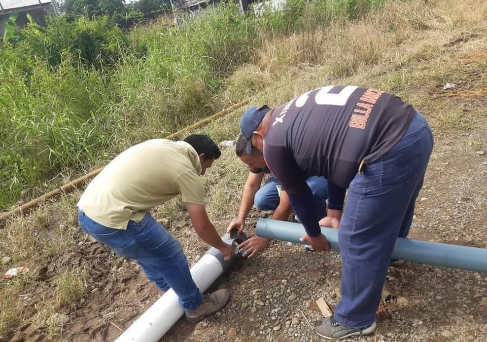 GERENTE DE LA. EPMAPAQ SUPERVISA TRABAJOS DE ARREGLO DEL TANQUE ELEVADO Y COLOCACIÓN DE BYPASS EN LOS SAUCES.