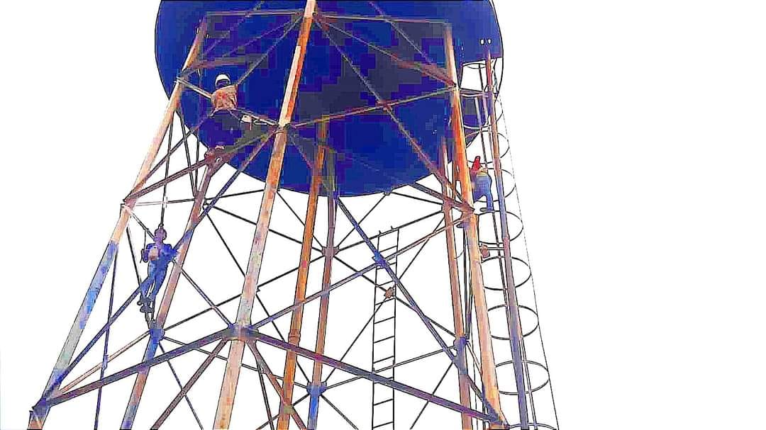 CONTINÚAN LOS TRABAJOS DE RESTAURACIÓN DEL TANQUE ELEVADO DE LOS SAUCES