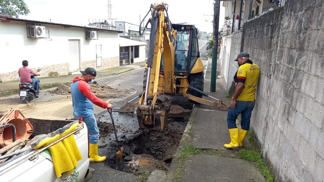EN EL SECTOR SAN RAFAEL SE RECUPERA CAUDAL Y PRESIÓN DE AGUA .