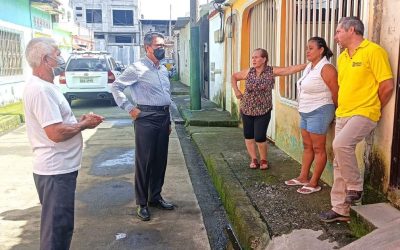 GERENTE DE LA EPMAPAQ SOCIALIZA CON MORADORES DE LA PARROQUIA SAN CAMILO.
