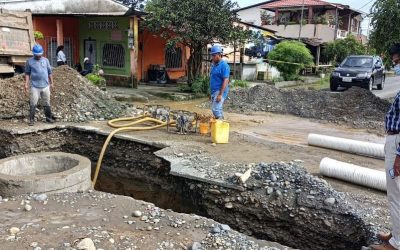 SE REALZA ALCANTARLLADO PLUVIAL EN LA CALLE SALVADOR ALLENDE