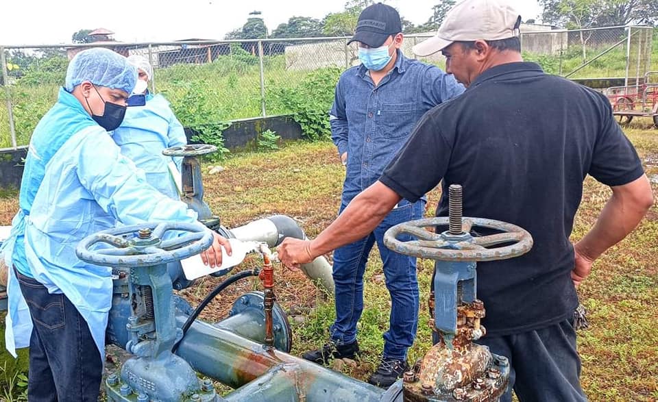 ARCSA VISITÓ QUEVEDO PARA VERIFICAR LA BUENA CALIDAD DE AGUA DESDE LOS POZOS Y LA PLANTA CENTRAL .