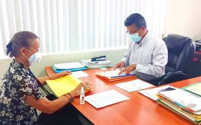 GERENTE DE LA EPMAPAQ RECIBE A MORADORA DE LA CALLE 22 QUIEN SOLICITA OBRA DE ALCANTARLLADO