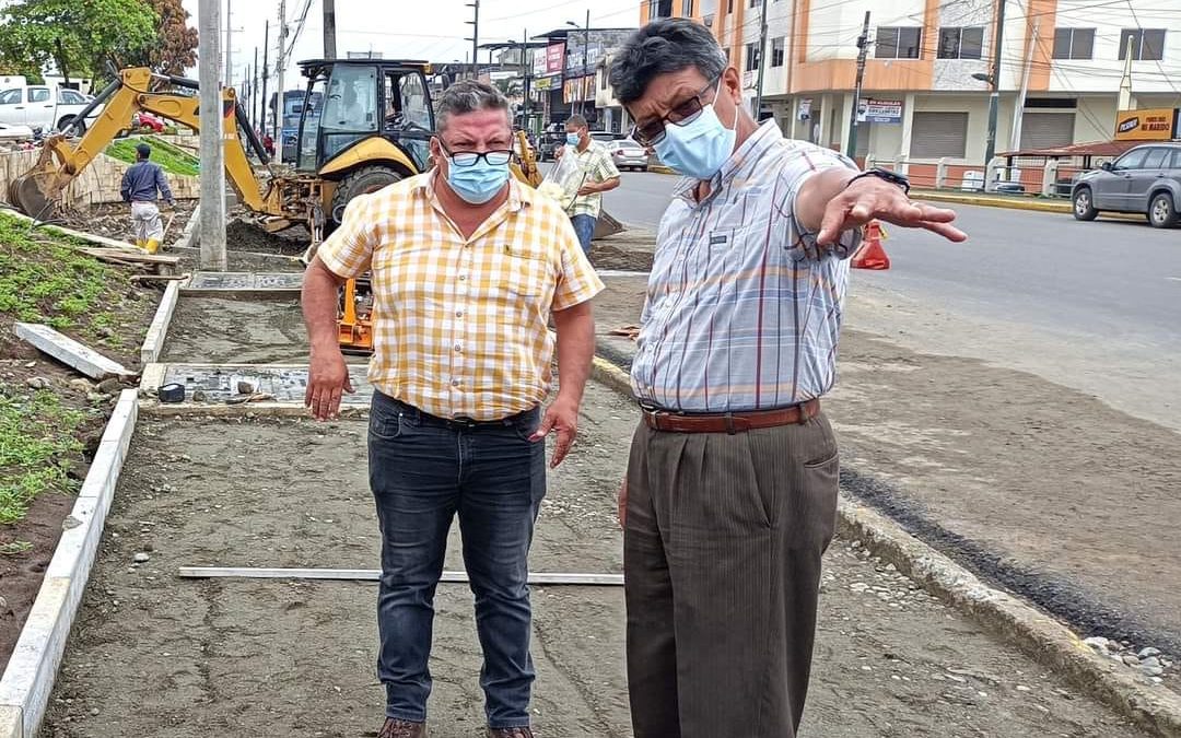 GERENTE DE LA EPMAPAQ SUPERVISA TRABAJOS DE ALCANTARLLADO PLUVIAL EN LA WALTER ANDRADE