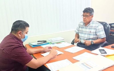 GERENTE DE LA EPMAPAQ SE REÚNE CON EL JEFE COMERCIAL .